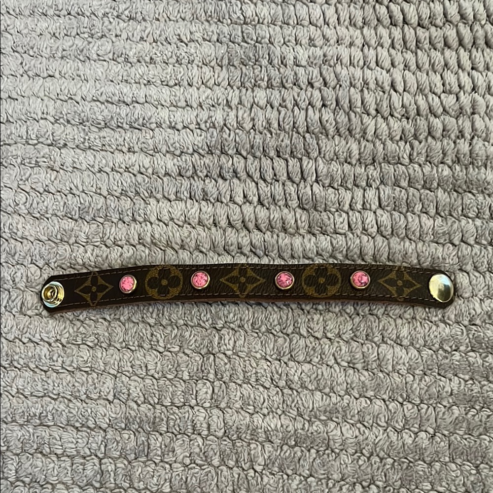 LV Cuff